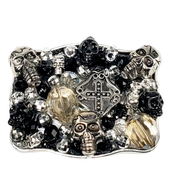 Gothic Silver Embellished Skull & Cross Handcrafted Buckle & Earrings. - Picture 8 of 9